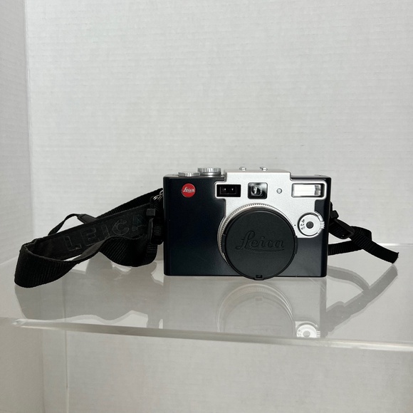 Leica DIGILUX 1 4.0MP Digital SLR Camera Original Black/Silver With Accessories - Picture 1 of 9